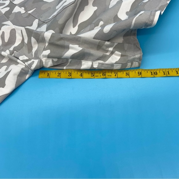 Democracy Gray Camo Women's Hi-Rise Shorts Size 24W - Picture 6 of 11